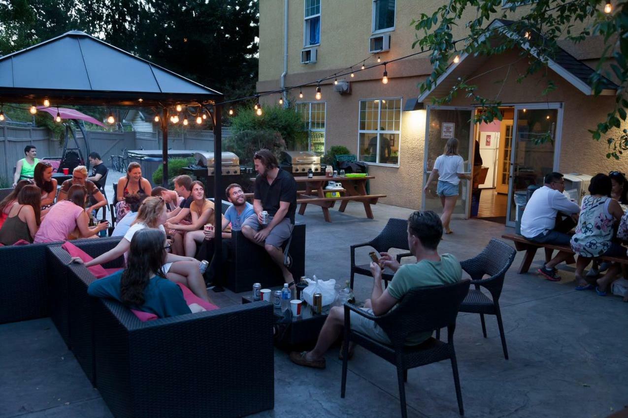 Hi Kelowna Hostel Exterior photo
